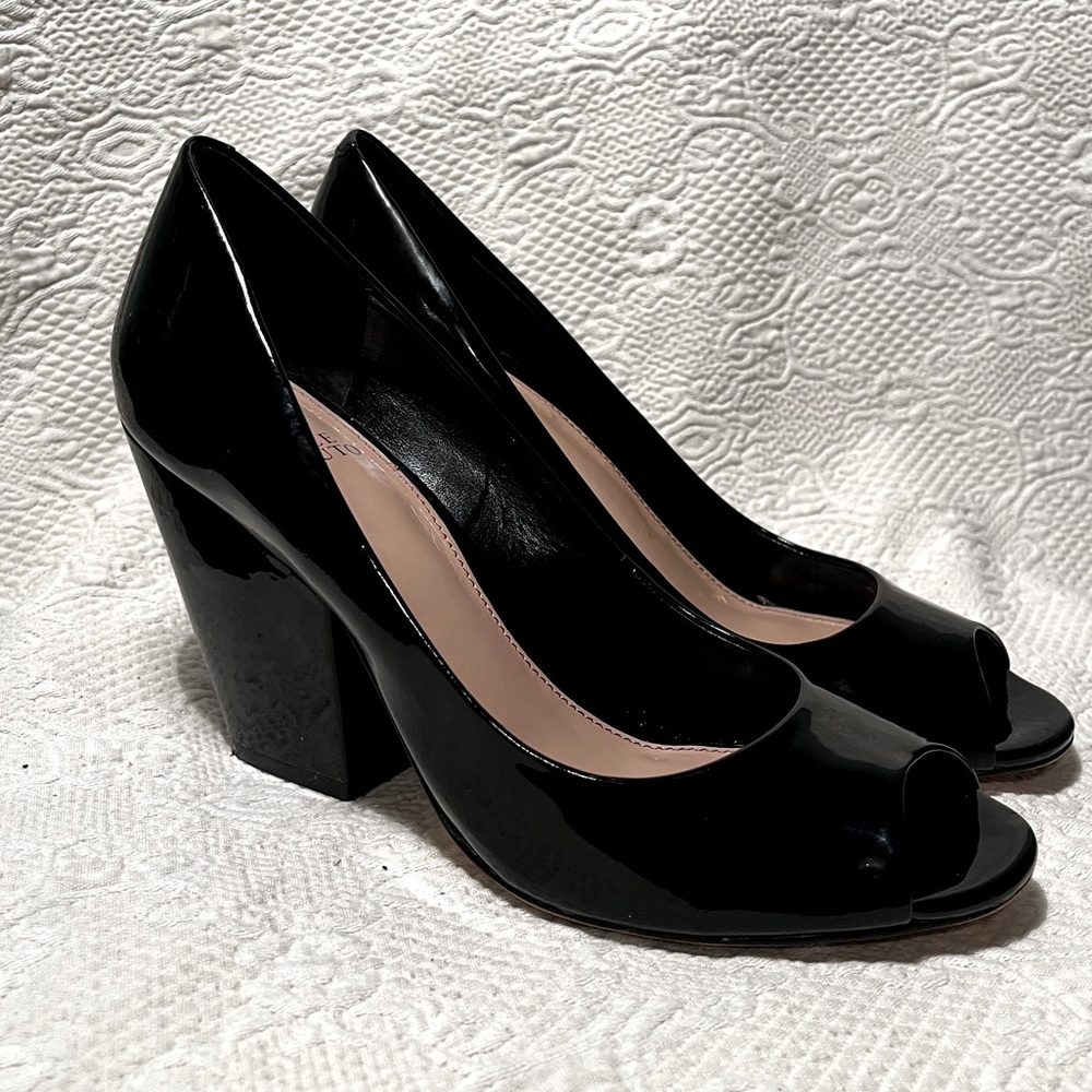Vince Camuto black patent block heel peep toe sandals